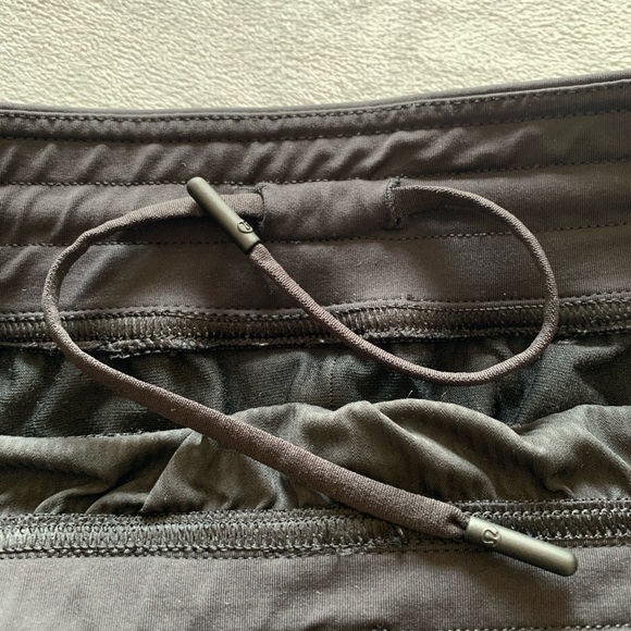 Lululemon men black studio active/athleisure pants - Picture 6 of 14